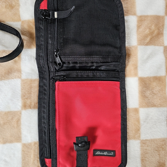 Eddie Bauer Red and Black Crossbody Bag - Picture 2 of 5